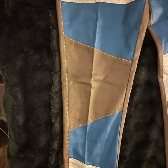 Women's Boot Cut Jeans - Blue, Silver, and Brown - Picture 6 of 7